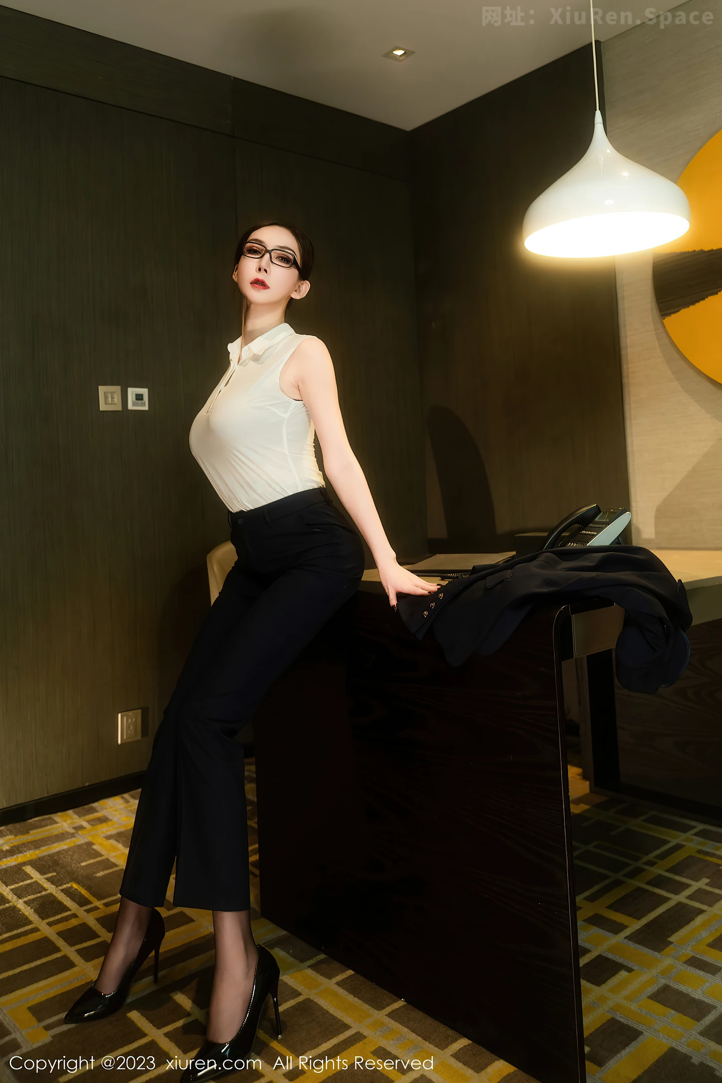 图片[3]-[XiuRen秀人网]VOL.7691 模特陈怡曼私房黑色内衣+性感缕空连体黑丝秀魔鬼身材诱惑写真68P-秀人网官方网站